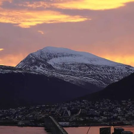 House With Iconic View Villa Tromso